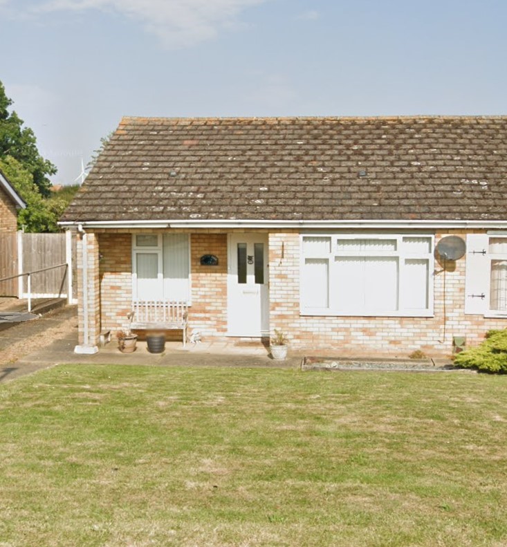 2 bedroom bungalow In Clacton On Sea Wants 2 bedroom bungalow In Stowmarket